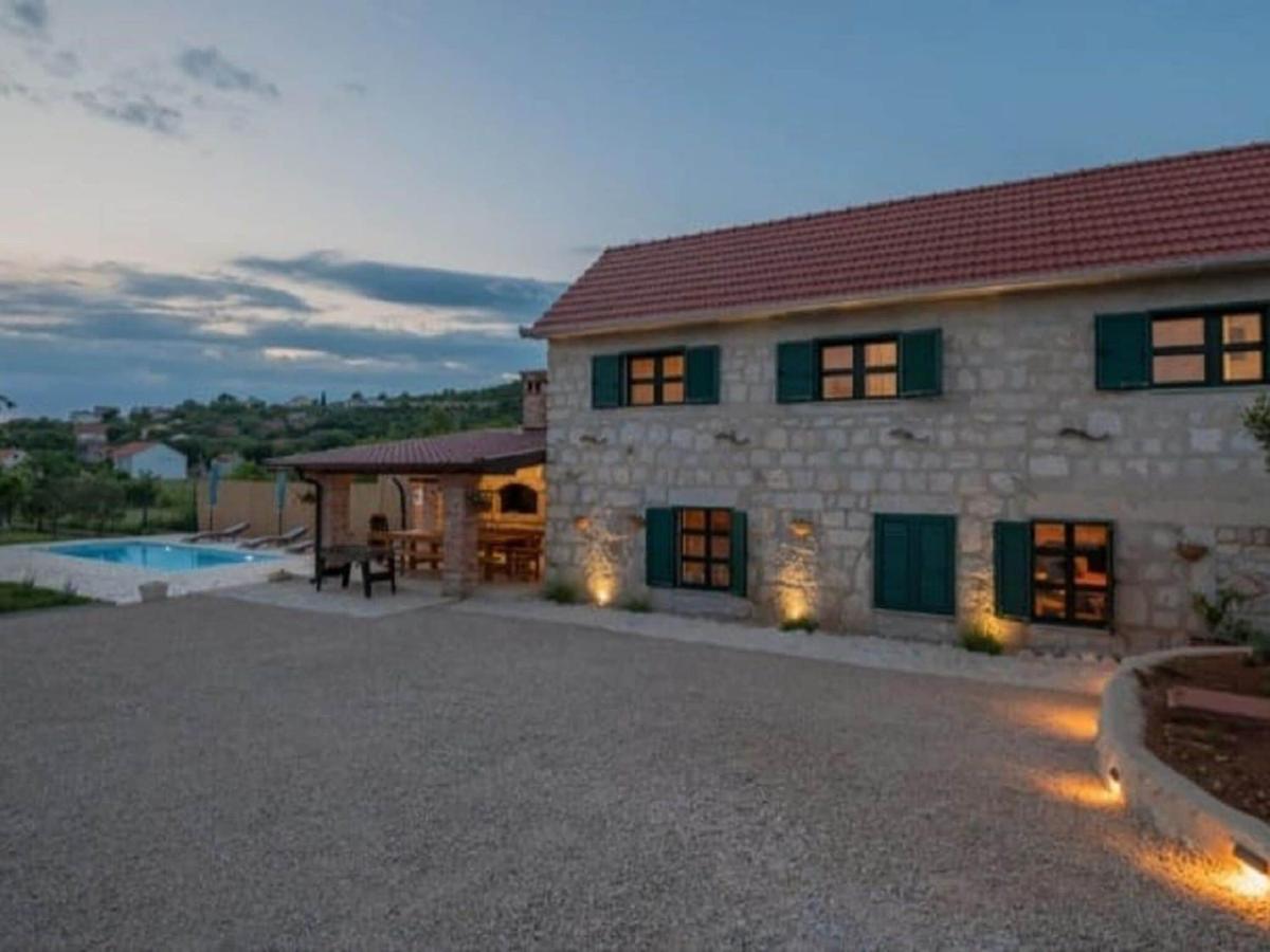 Holiday home Adorable With Swimming Pool Imotski